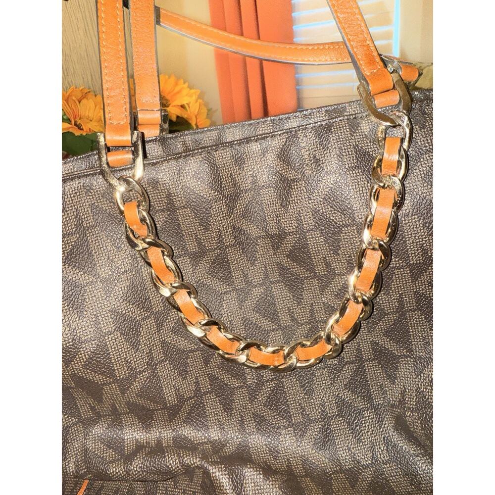 Michael Kors Women’s Harper Black Leather & Gold Hardward Tote Bag - Picture 7 of 12